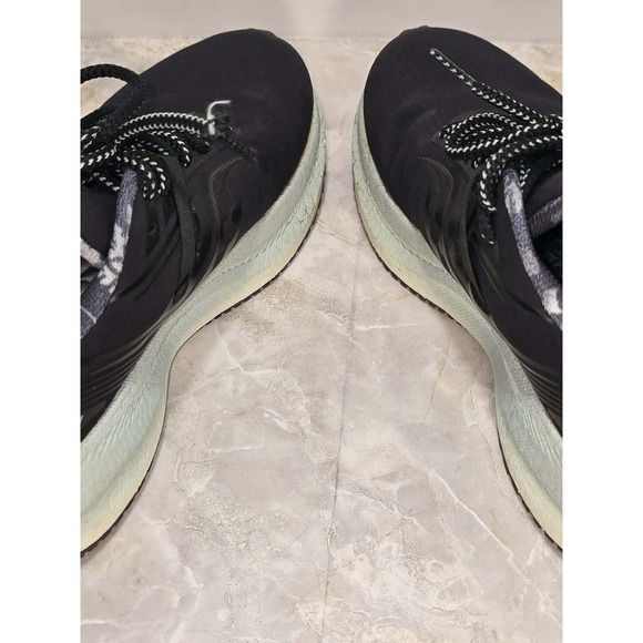 Saucony Triumph Running Shoes Black Gray GUC Women's Sz 8 Est - Picture 6 of 9